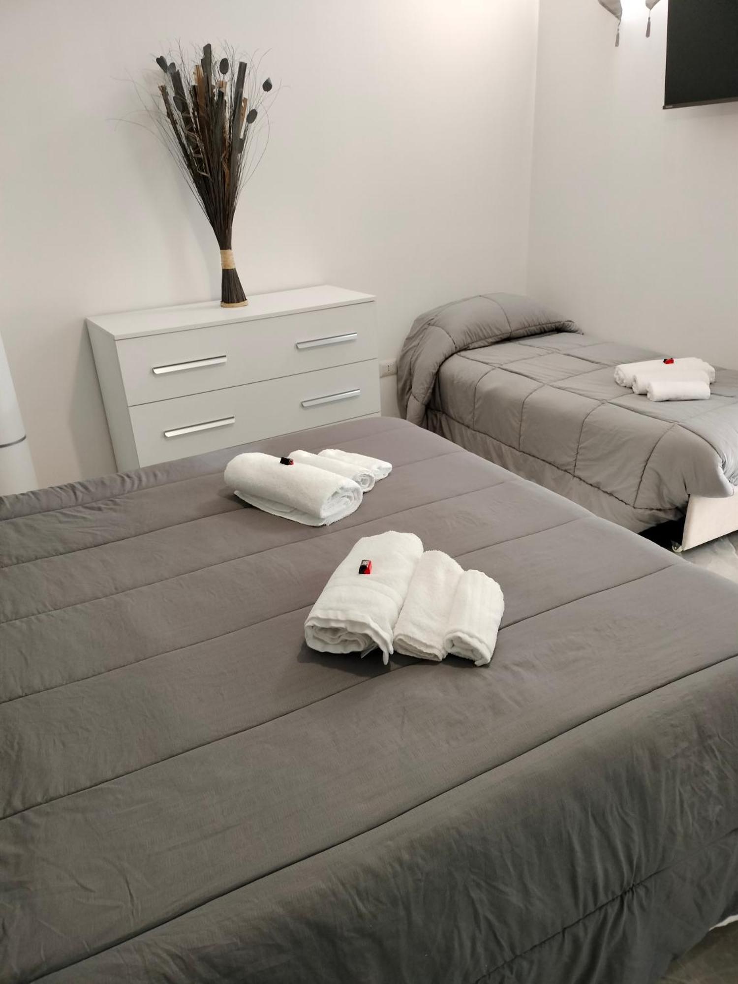 Holiday Home Litteri Catania Bagian luar foto